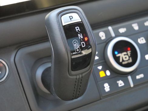 Used 2024 Land Rover Defender 110 Carpathian Edition image 43