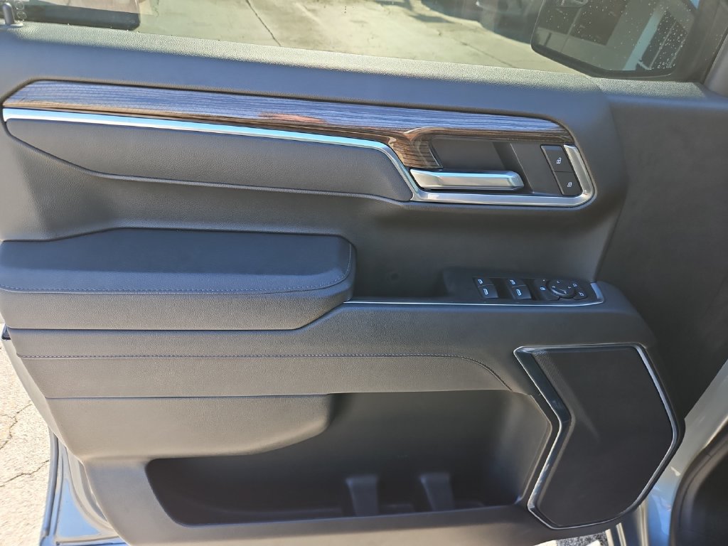 Used 2026 Chevrolet Silverado 1500 RST w/ RST Select Package RWD image 11