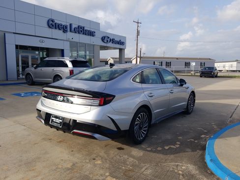 New 2026 Hyundai Sonata Limited FWD image 7