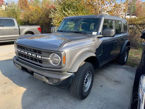 New 2025 Ford Bronco 4-Door image 11