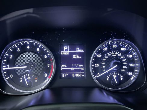 Used 2019 Hyundai Elantra SE image 18