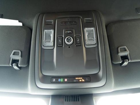 Used 2023 GMC Yukon SLT w/ SLT Luxury Package image 24