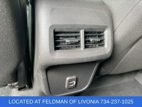 Used 2023 Chevrolet Equinox LT FWD image 20