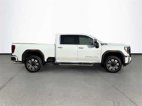 New 2026 GMC Sierra 2500 Denali w/ Denali Reserve Package image 3