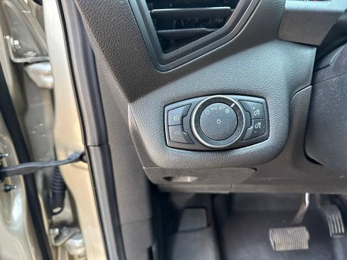 Used 2017 Ford Escape SE w/ Equipment Group 201A AWD/4WD image 10