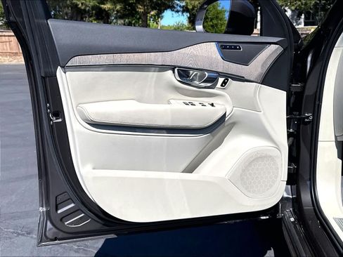 Used 2023 Volvo XC90 B6 Plus w/ Protection Package Premier AWD/4WD image 26