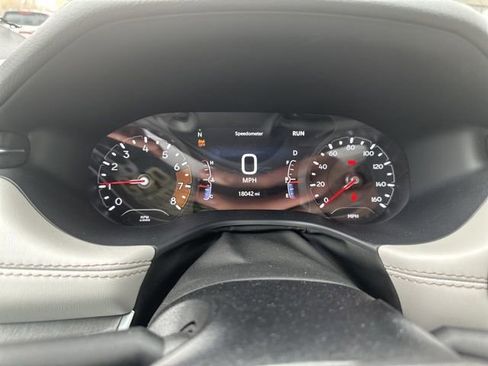 Used 2025 Jeep Compass Limited image 7