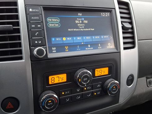 Used 2020 Nissan Frontier SV image 23