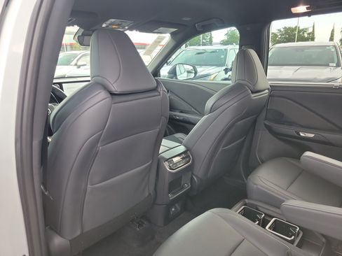 Used 2025 Lexus TX 500h AWD w/ Technology Package image 11