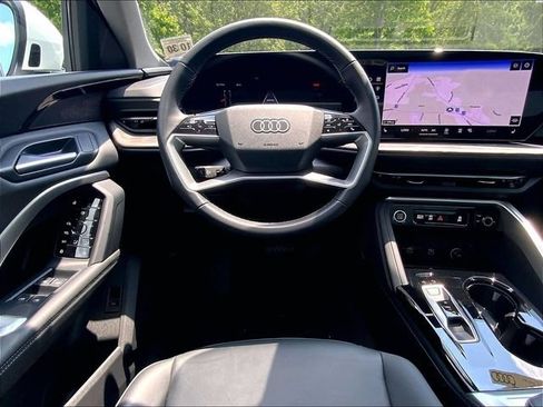 Certified 2025 Audi Q5 Premium w/ Convenience Package AWD/4WD image 11