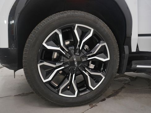 Used 2025 GMC Sierra EV Denali image 35