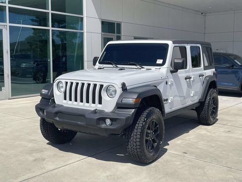 Used 2022 Jeep Wrangler Unlimited Sport AWD/4WD image 2