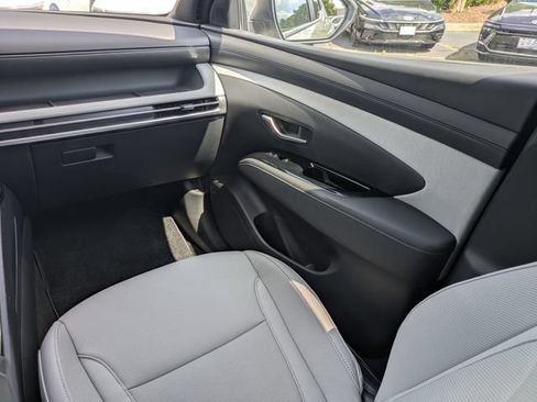 Used 2025 Hyundai Santa Cruz Limited AWD/4WD image 17