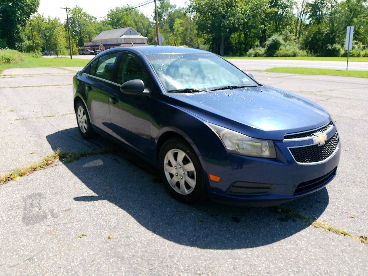 Used 2012 Chevrolet Cruze LS FWD image 4
