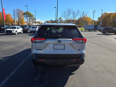 New 2025 Toyota RAV4 SE