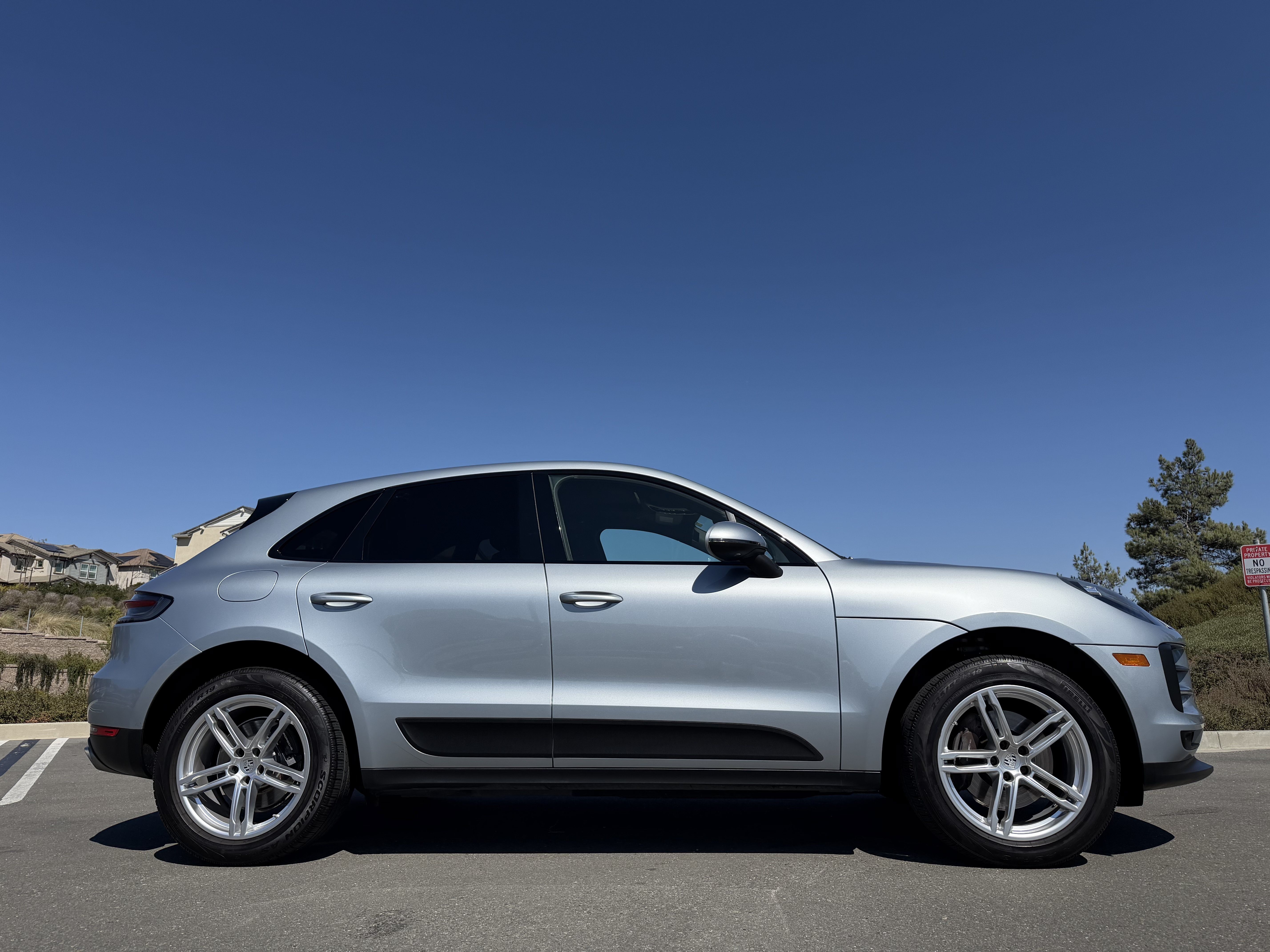 Used 2020 Porsche Macan AWD/4WD image 8