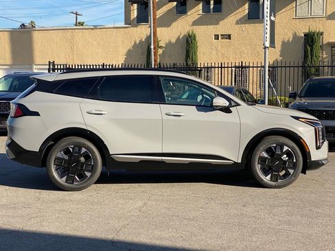 New 2026 Kia Sportage SX FWD image 2