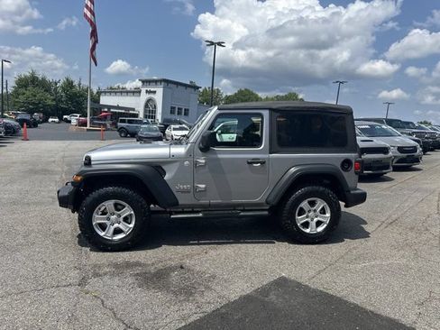 Used 2020 Jeep Wrangler Sport AWD/4WD image 9