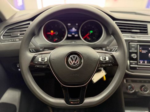 Used 2019 Volkswagen Tiguan S FWD image 17