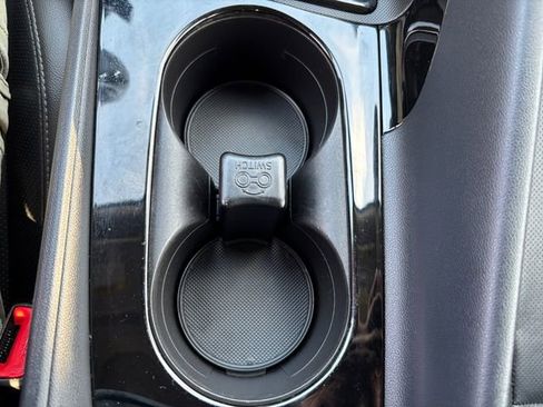 Used 2022 Hyundai Elantra Limited image 25