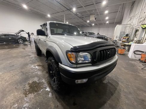 Used 2003 Toyota Tacoma 4x4 Xtracab V6 image 2