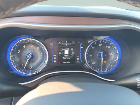 Used 2023 Chrysler Voyager LX FWD image 30