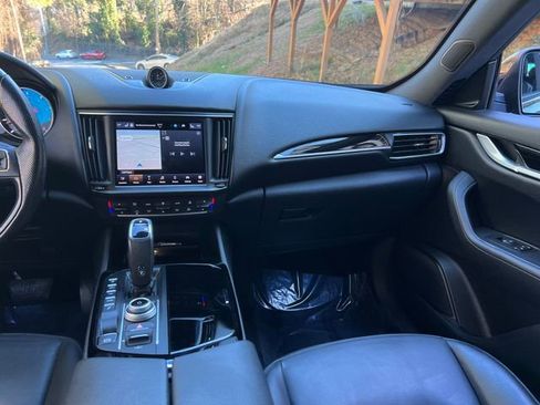 Used 2022 Maserati Levante GT image 16