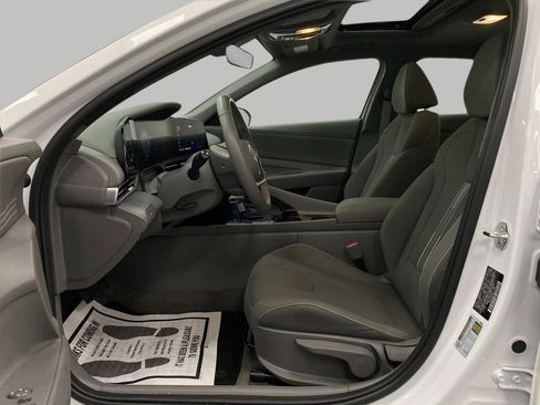 Certified 2024 Hyundai Elantra SEL w/ Convenience Package image 30