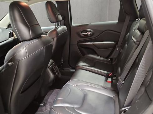 Used 2017 Jeep Cherokee Limited AWD/4WD image 21