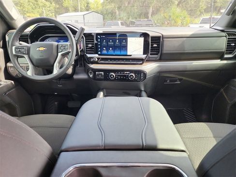 Used 2025 Chevrolet Silverado 3500 LT image 14