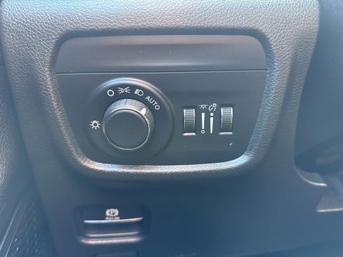 Certified 2023 Jeep Grand Cherokee L Laredo image 12