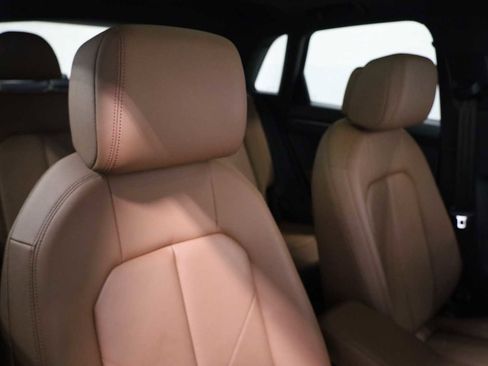 Used 2023 Audi Q3 2.0T Premium w/ Convenience Package image 21