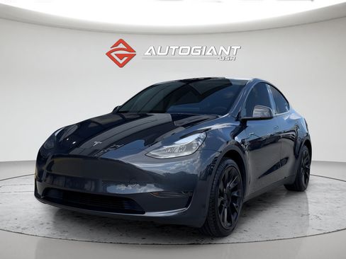 Used 2024 Tesla Model Y Long Range RWD image 12