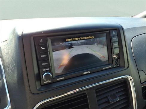 Used 2019 Dodge Grand Caravan SXT image 20