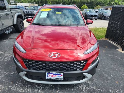 Used 2022 Hyundai Kona SEL w/ Convenience Package AWD/4WD image 2