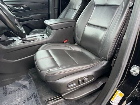 Used 2023 Chevrolet Traverse RS w/ LPO, Floor Liner Package AWD/4WD image 5
