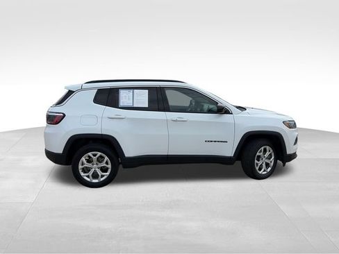 Used 2024 Jeep Compass Latitude AWD/4WD image 10