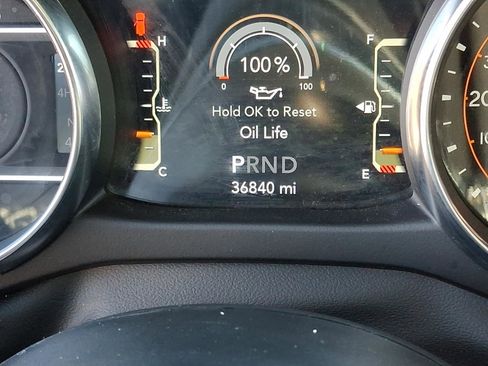 Certified 2022 Jeep Wrangler Unlimited Sahara w/ Cold Weather Group image 17