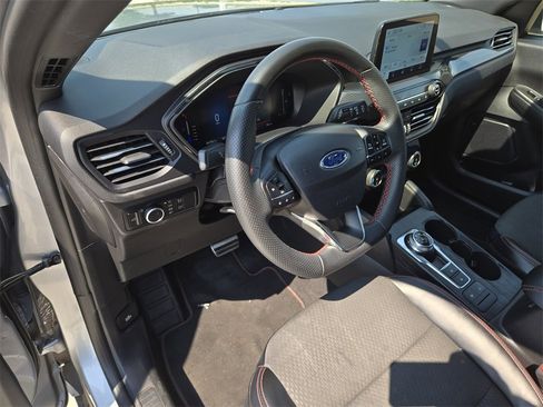 Used 2023 Ford Escape ST-Line image 11