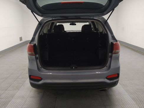 Used 2020 Kia Sorento LX image 29