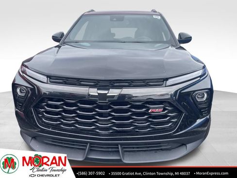 Used 2024 Chevrolet TrailBlazer RS w/ Convenience Package AWD/4WD image 3