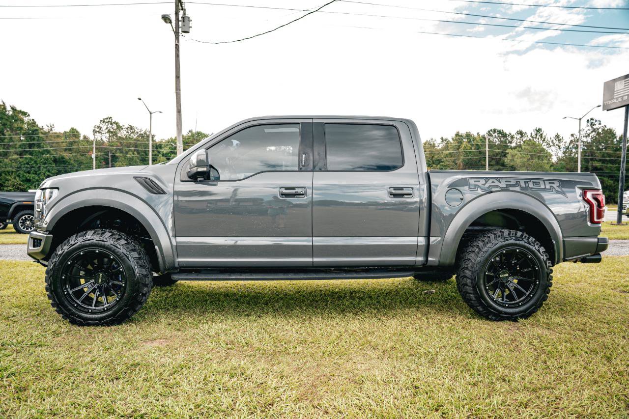 Used 2018 Ford F150 Raptor w/ Equipment Group 802A Luxury AWD/4WD image 3