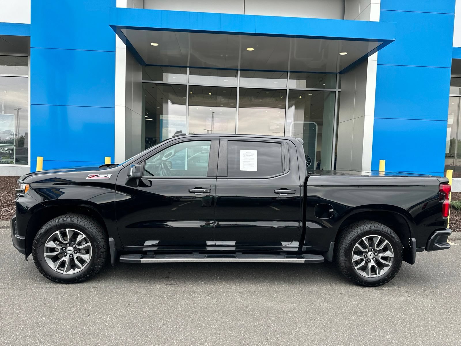 Used 2021 Chevrolet Silverado 1500 RST AWD/4WD image 9