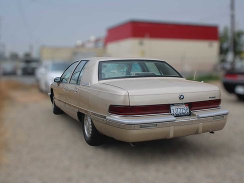 Used 1994 Buick Roadmaster Sedan image 3