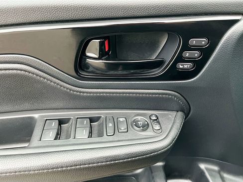 Used 2023 Honda Odyssey Elite image 18