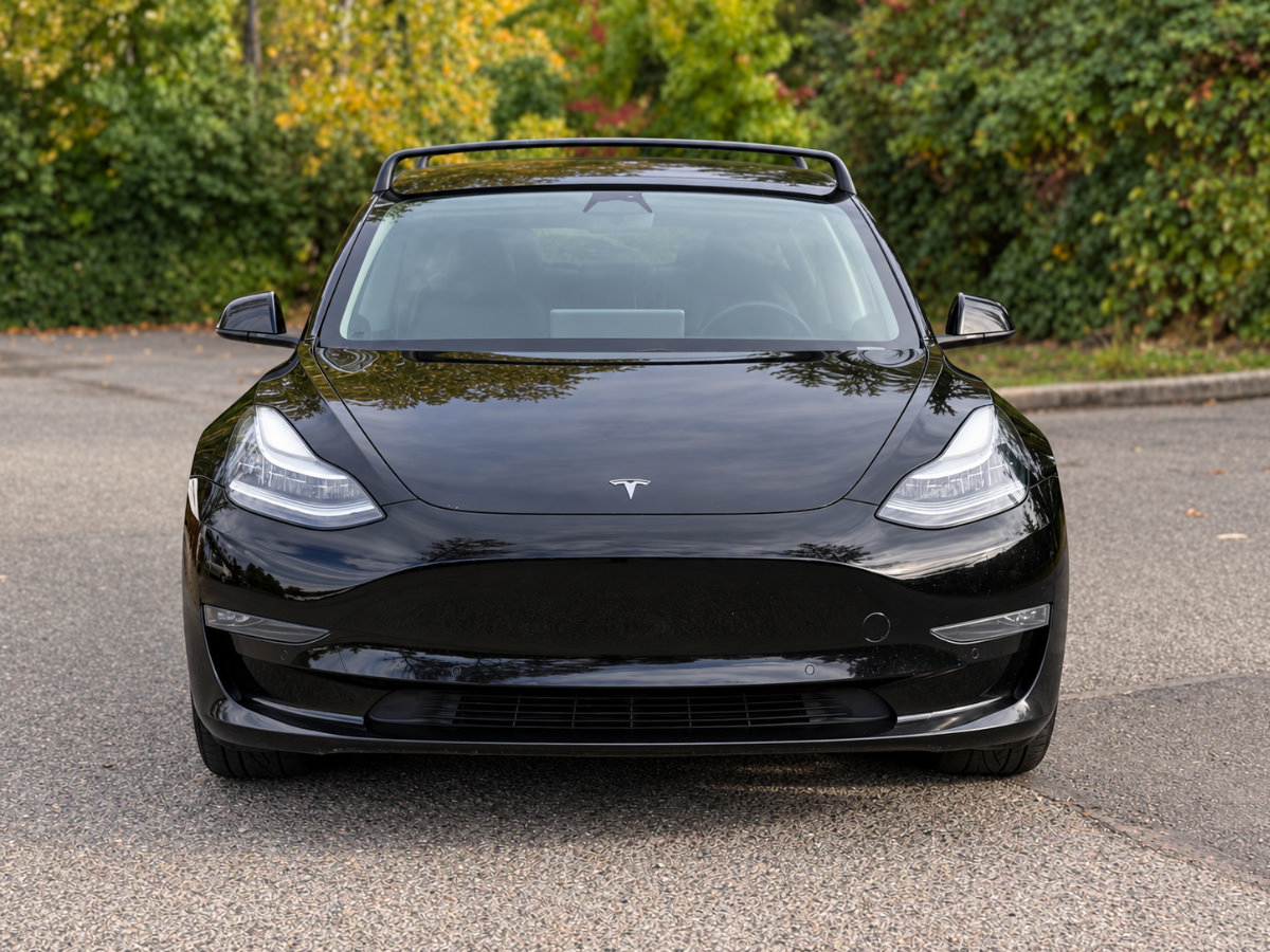 Used 2018 Tesla Model 3 Long Range RWD image 8