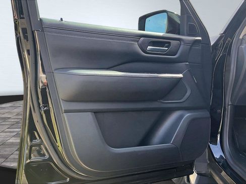 Certified 2025 Nissan Armada SV AWD/4WD image 22