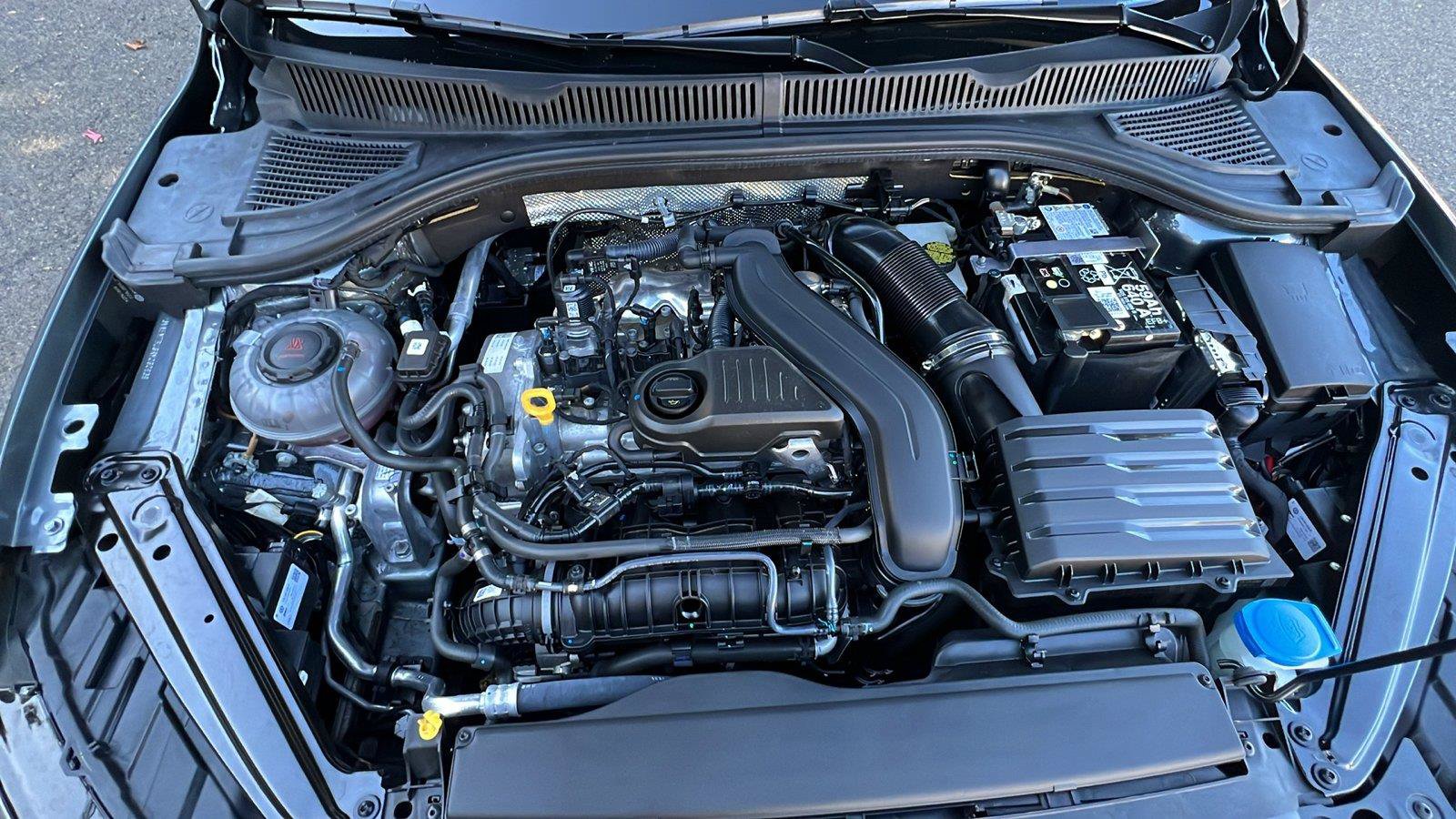 Certified 2024 Volkswagen Jetta SE FWD image 27