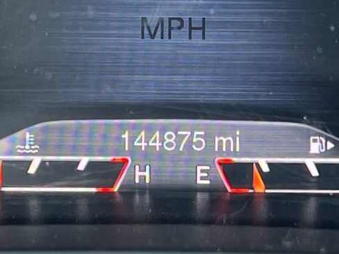 Used 2017 Jeep Cherokee Trailhawk w/ Cold Weather Group AWD/4WD image 6