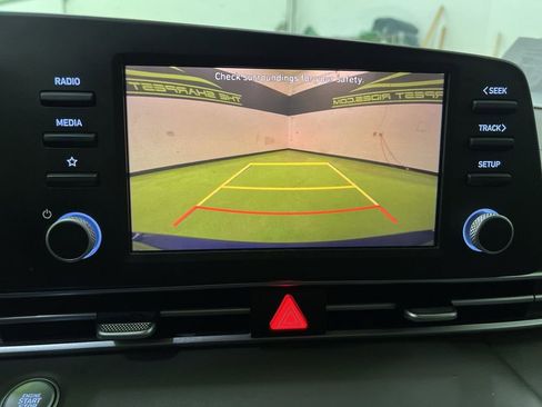 Used 2022 Hyundai Elantra SEL FWD image 21